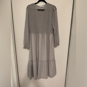Jilly Box X Mad About Style. The Grace Midi Dress. Grey Polka dots. XL